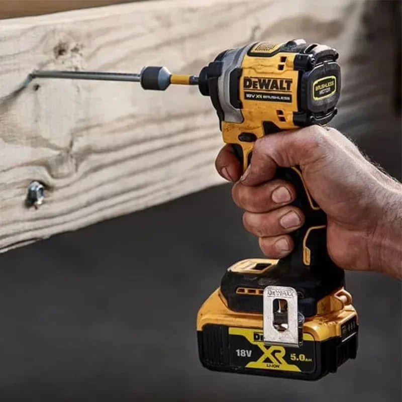 PARAFUSADEIRA DEWALT 18v com impacto super forte a melhor do mercado.