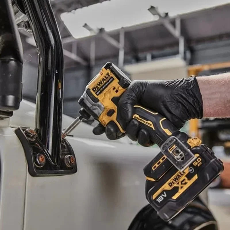 PARAFUSADEIRA DEWALT 18v com impacto super forte a melhor do mercado.